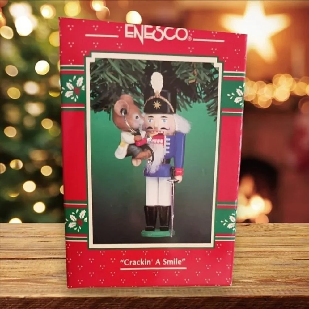 Enesco crackin a smile nutcracker w/doctor mouse ornament 1995